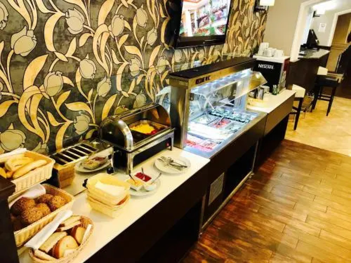 Corvin Pension And Restaurant