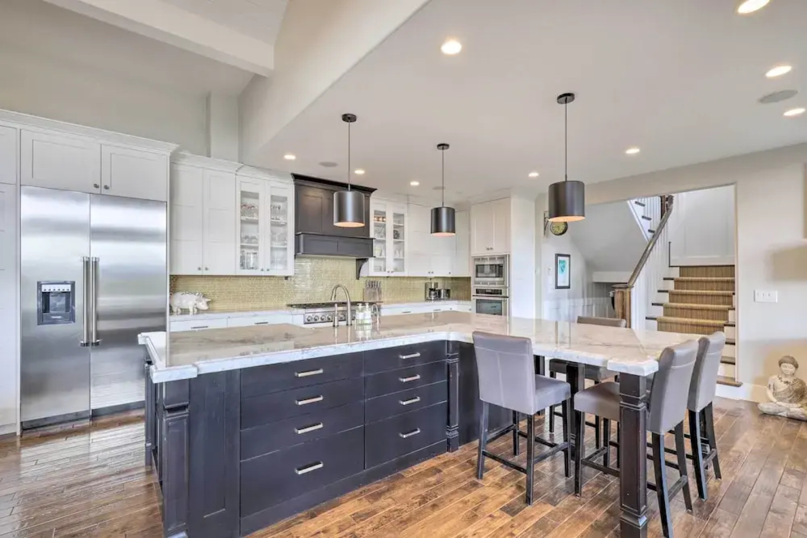 Luxe Sandy Home w/ Hot Tub: 9 Mi to Skiing!