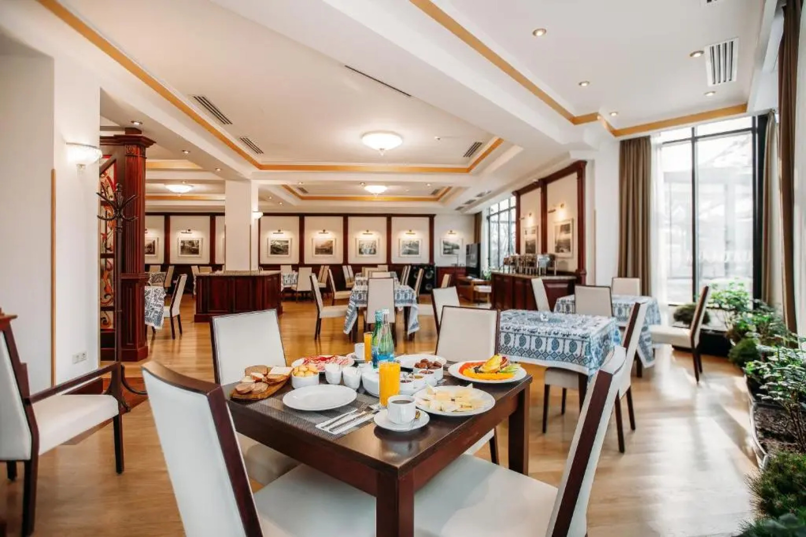 Отель Porta Caucasia