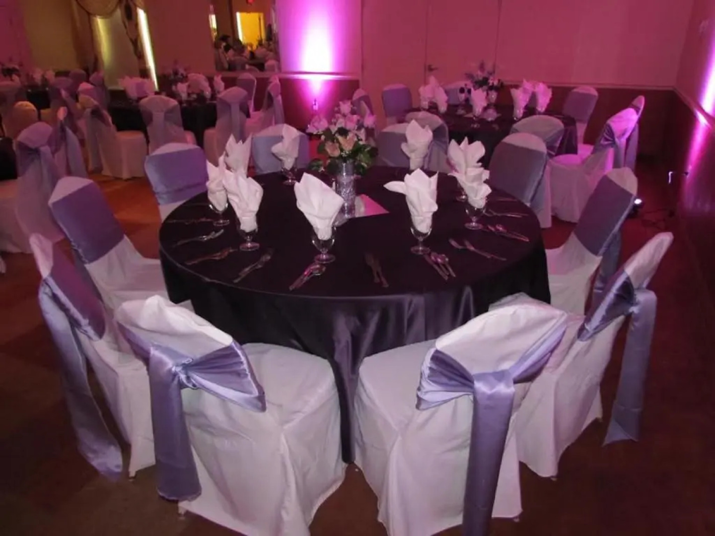 The Armada Inn & Suites Glendale Heights