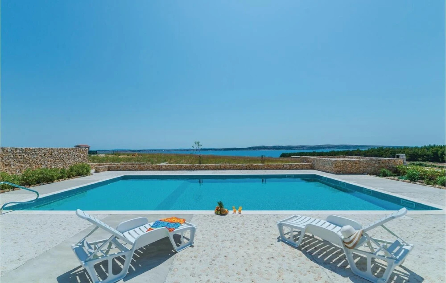 Nice Home in Povljana With Wifi and 2 Bedrooms