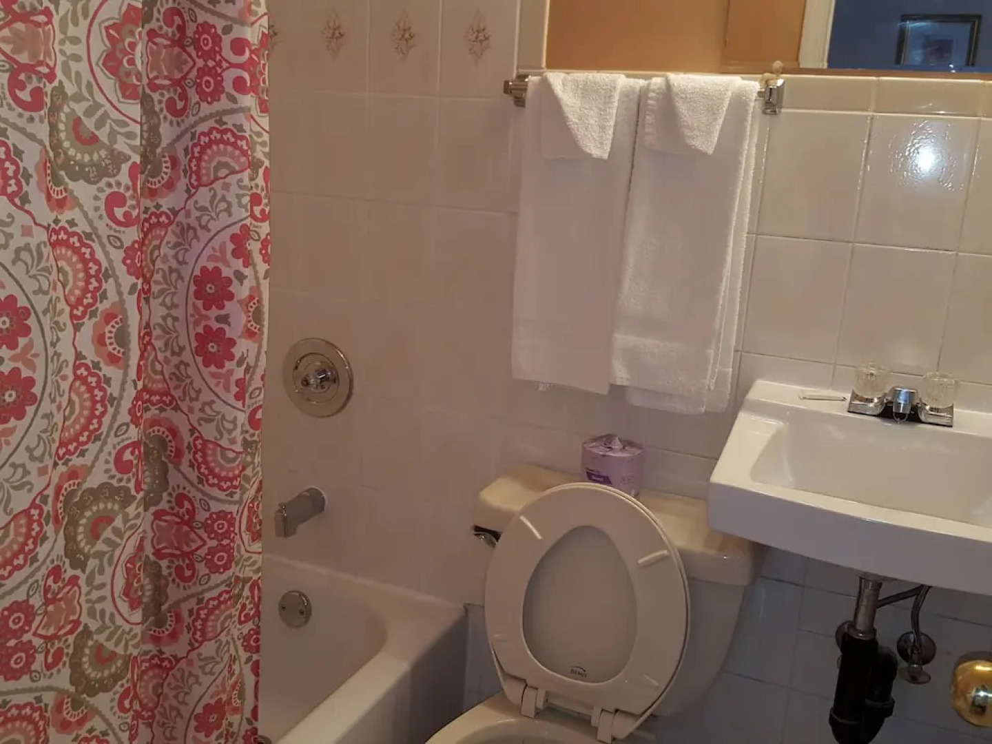 Niagara Inn & Suites