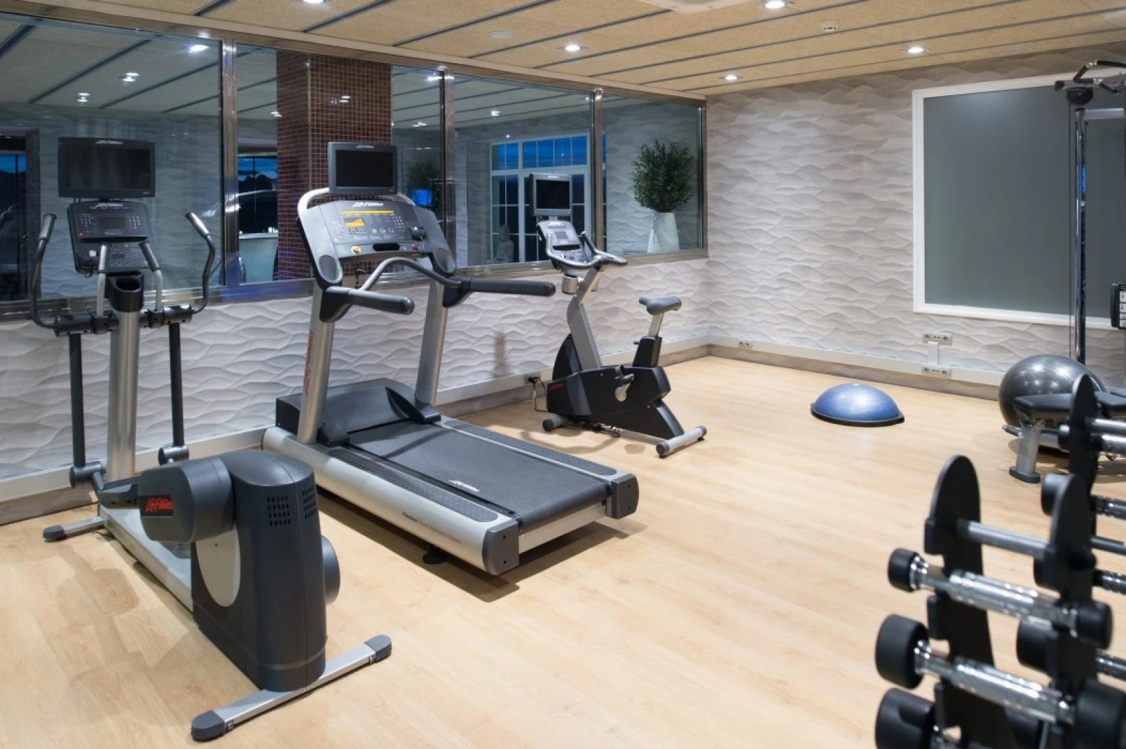 Отель Catalonia Reina Victoria