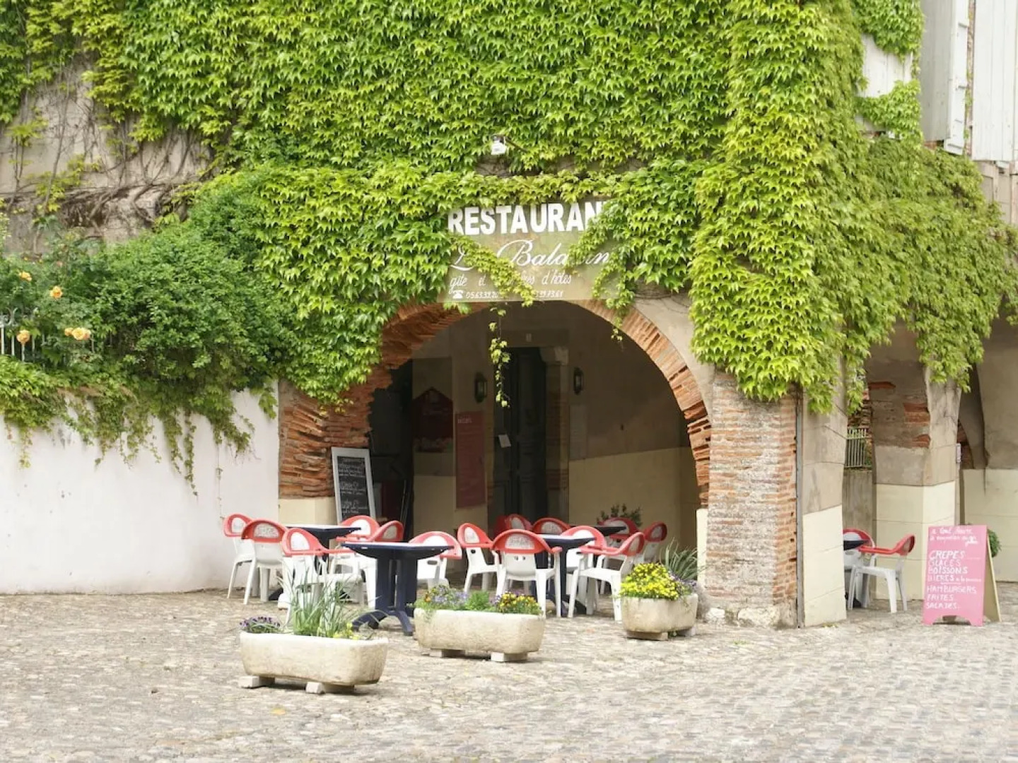 Apartment in a 15th Century Castle With Swimming Pool