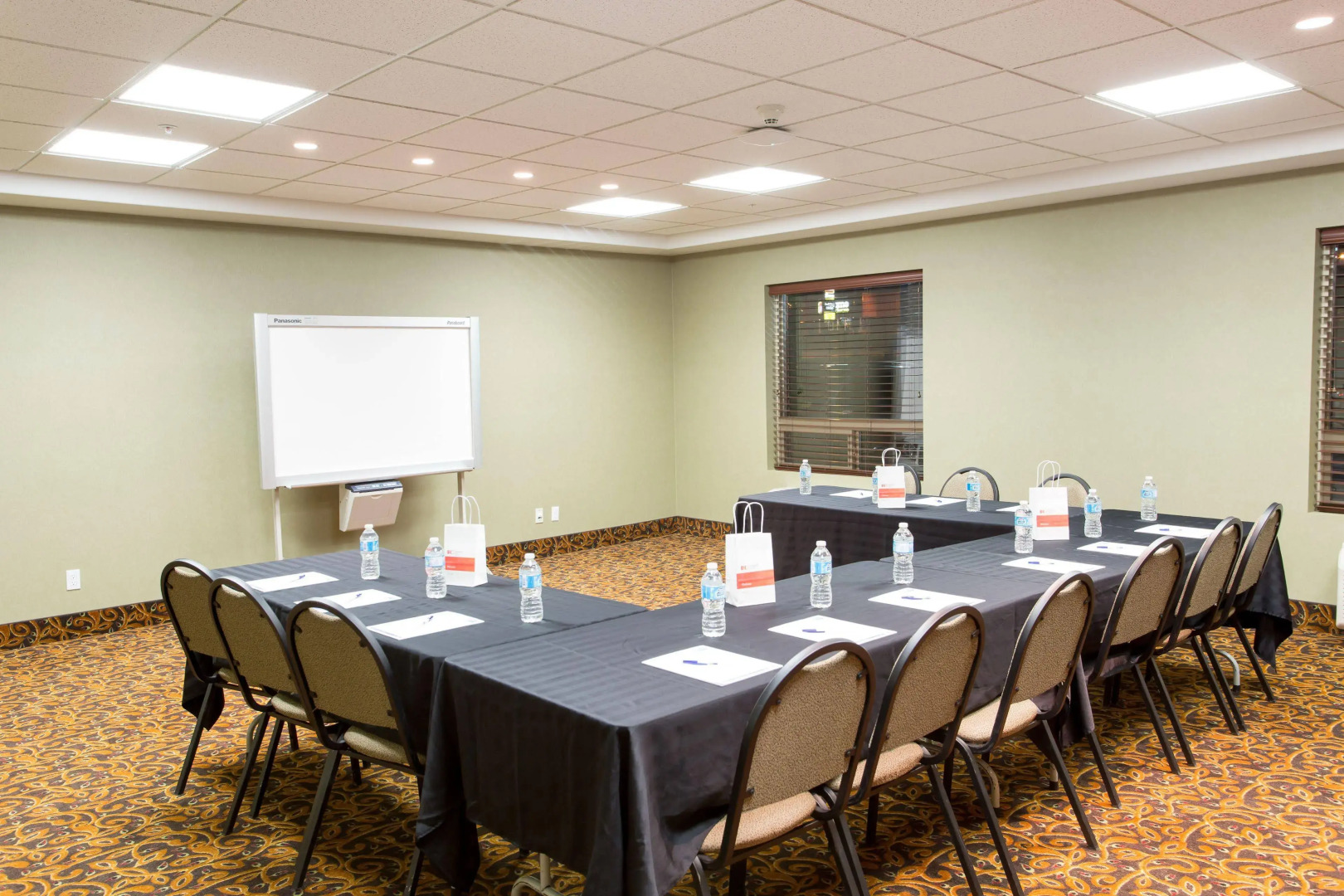 Holiday Inn Express Hotel & Suites Drayton Valley by IHG
