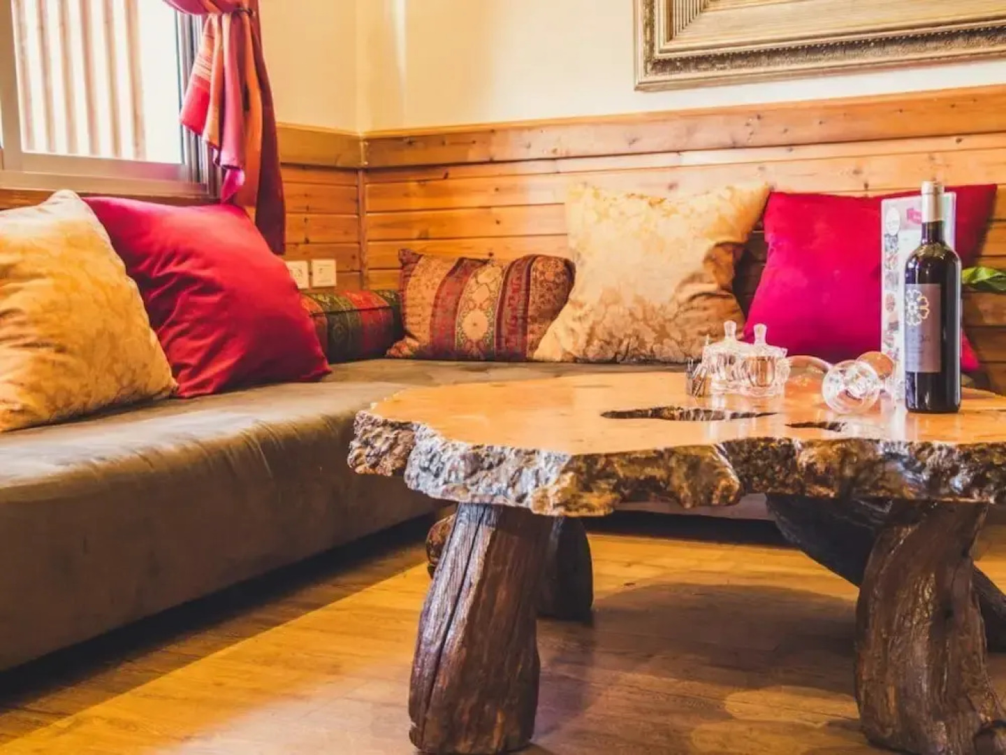 Neve Bar boutique hotel in the village