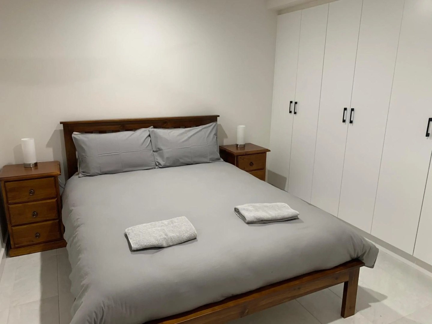 Beachside & Jetty View Apartment 2 -Skippers Apartment