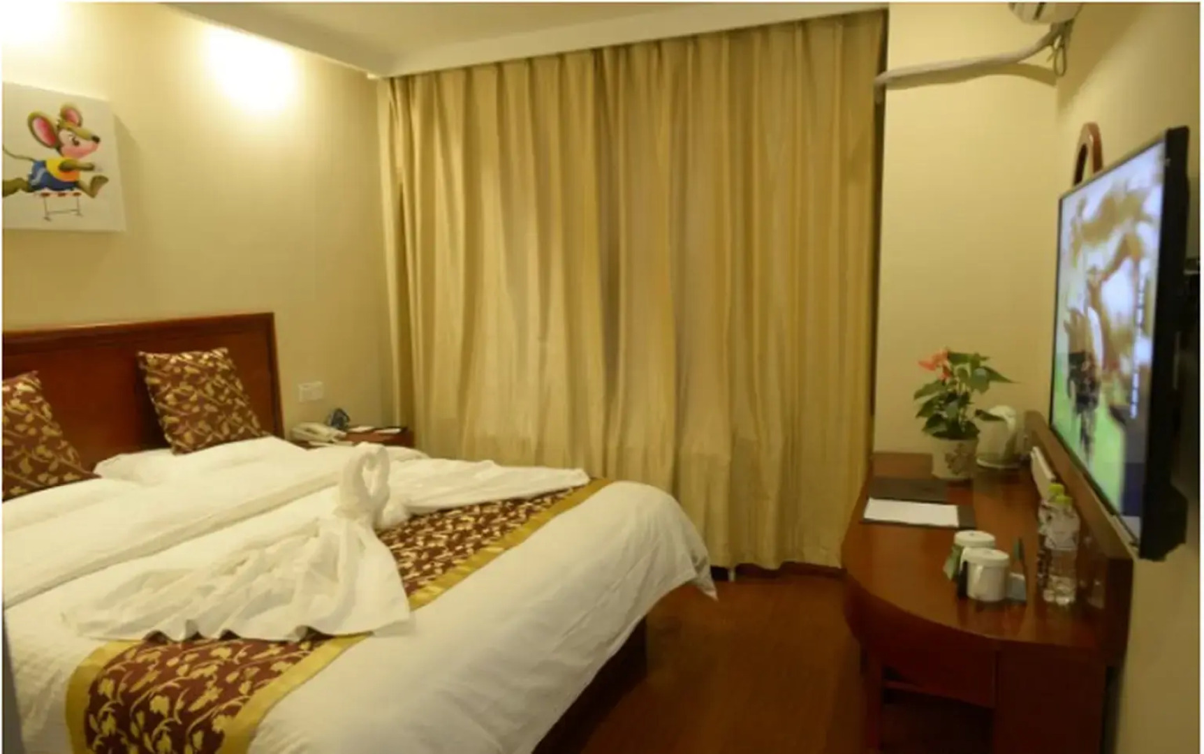GreenTree Inn Tai’an East Railway Station Caiyuan Street Express Hotel