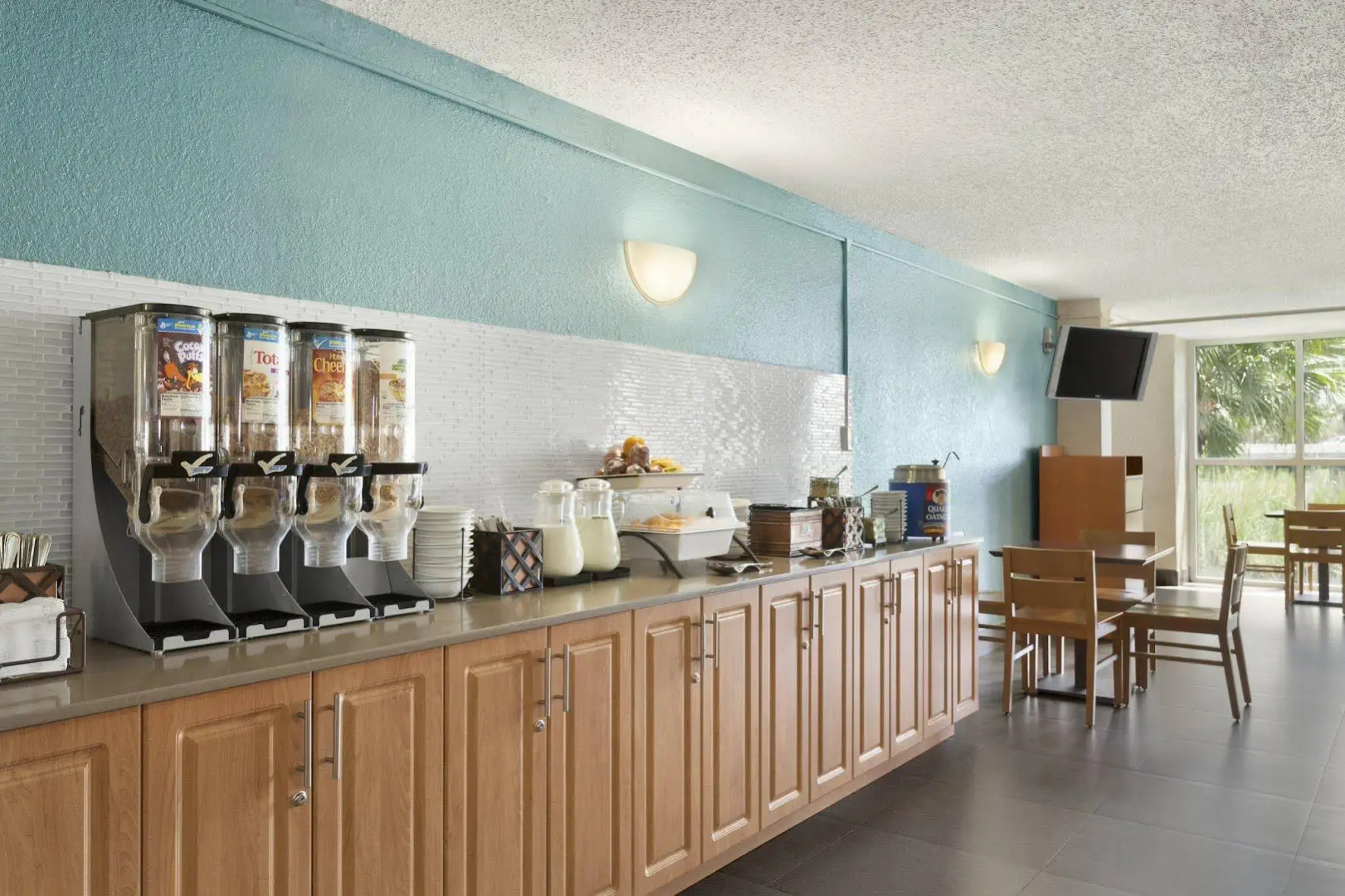 The Palms Inn & Suites