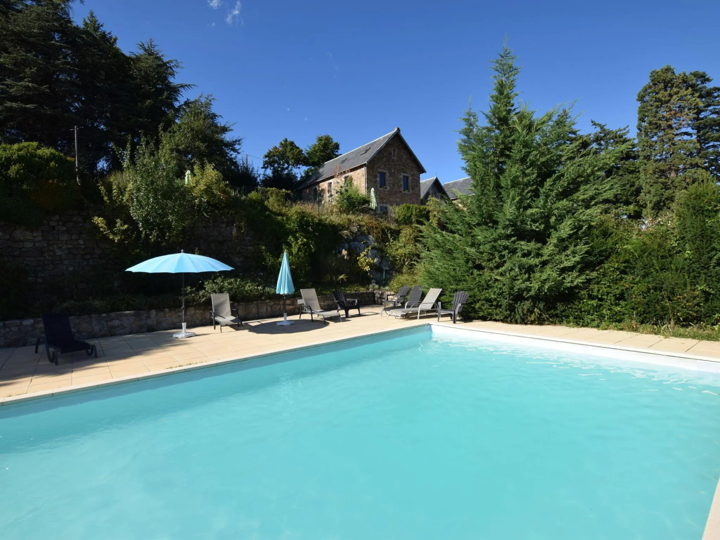 Former coach house in castle with park, large swimming pool in North Ardèche