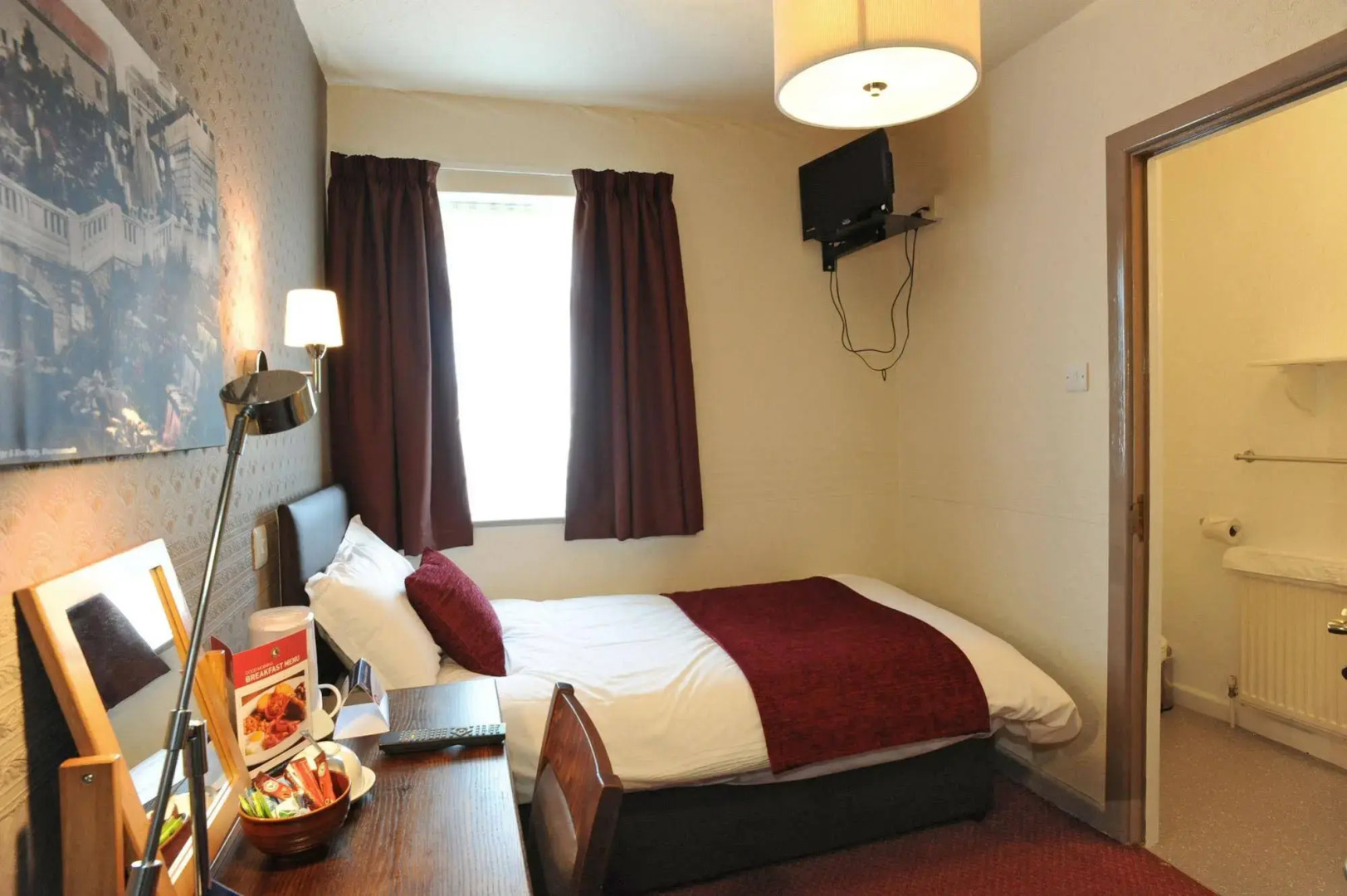 The Spyglass and Kettle