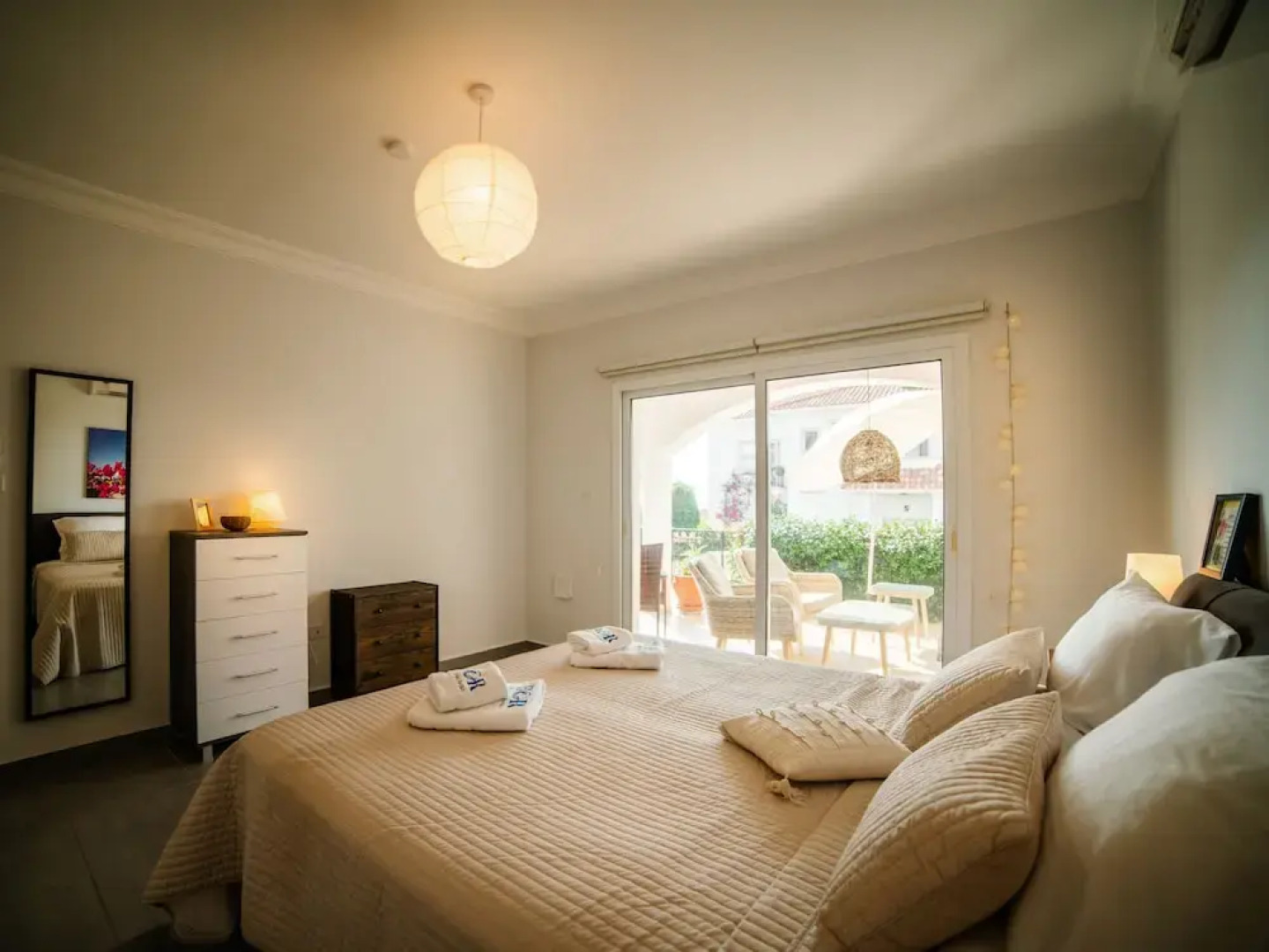 Sunny and Family Friendly Apartment Directly at the Pool