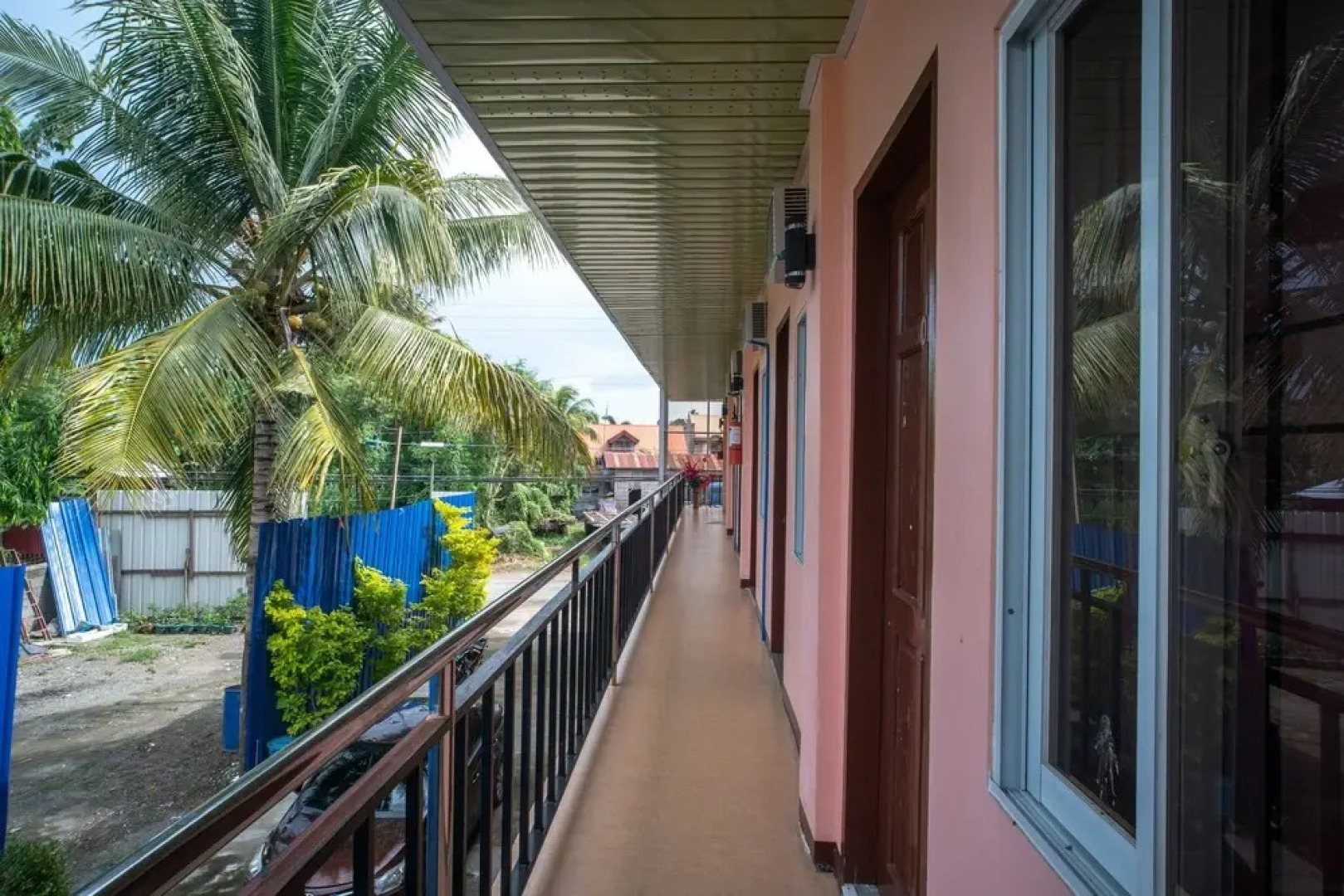 OYO 615 Cvp Hotel (Vaccinated Staff)