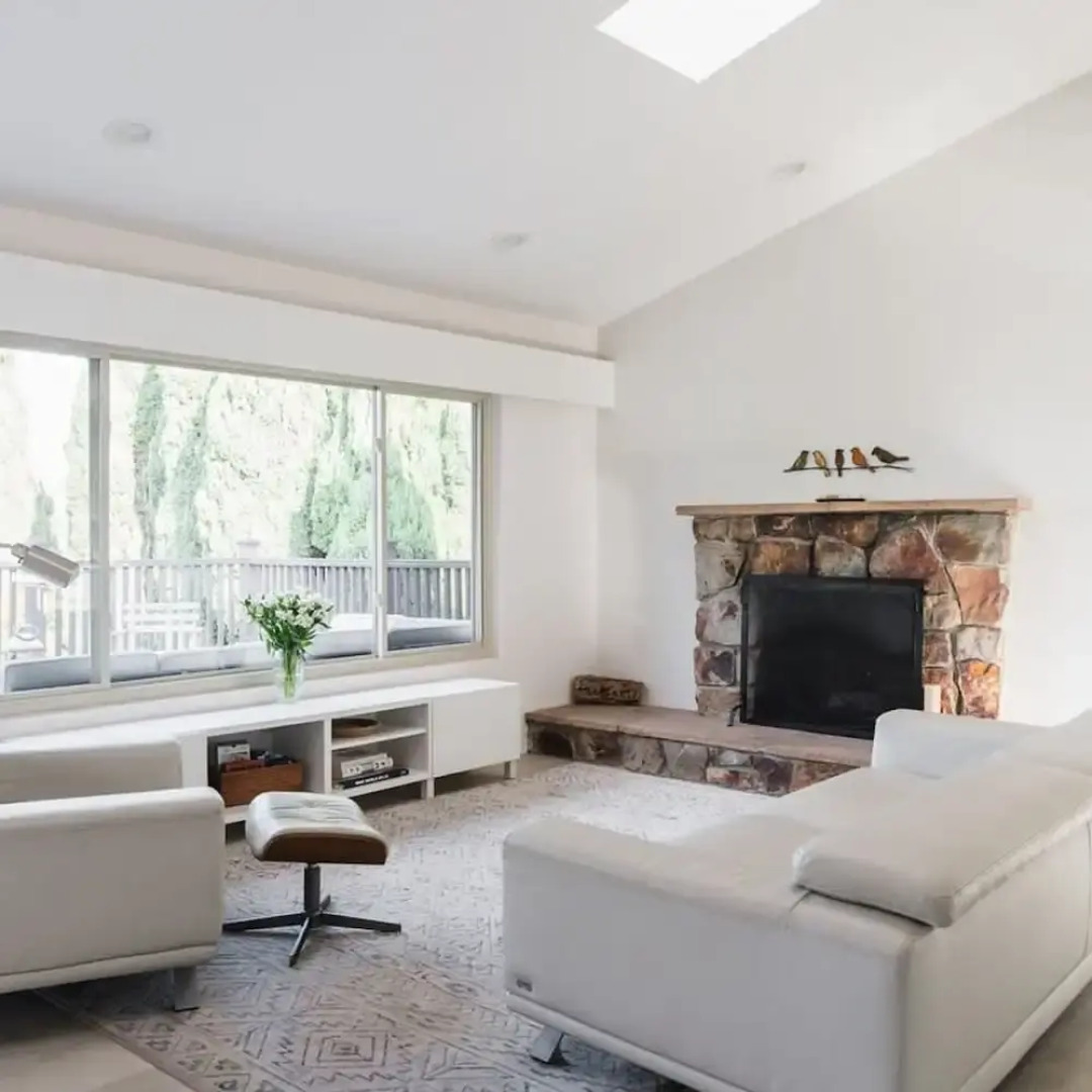 Spacious and Bright 5-bedroom Oasis Pool and Yard