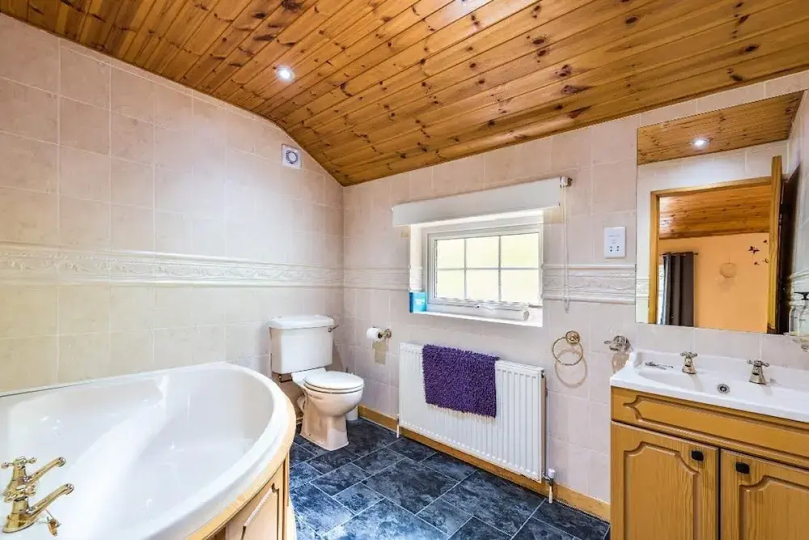 Snowdonia-3bedroom-2 Bathroom-petfriendly-garden