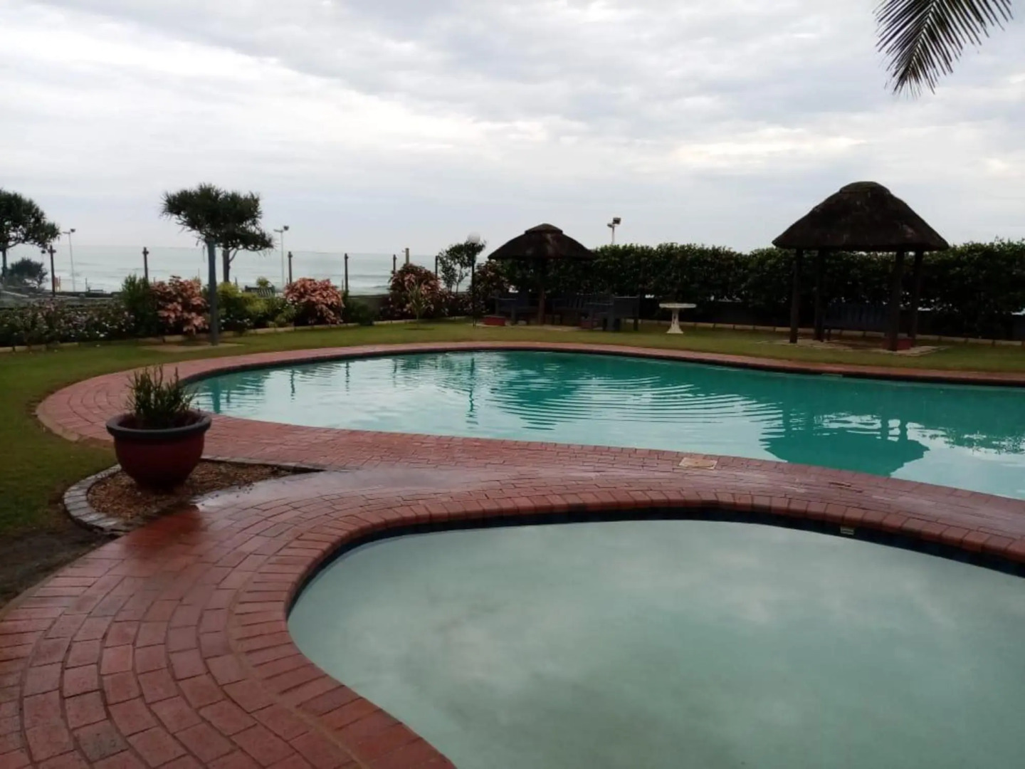 Inyoni Rocks Cabanas No 40