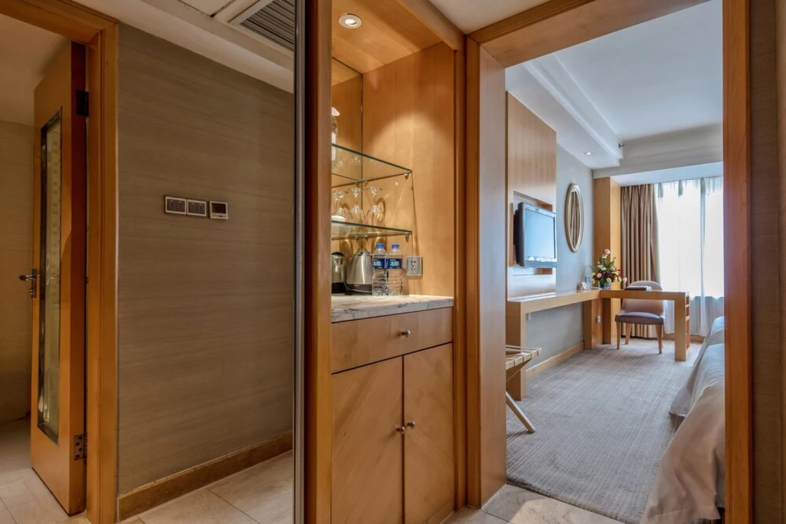 Yungang Jianguo Hotel
