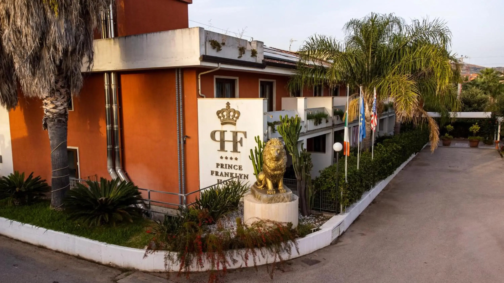 Prince Franklyn Hotel