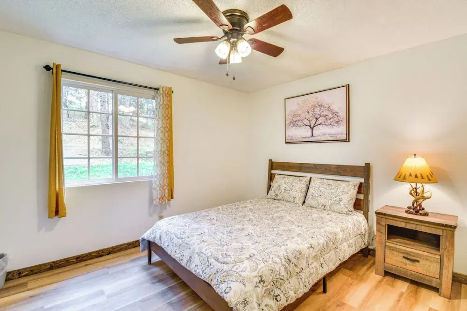 Sierra Serenity: Scenic Mtn Escape w/ Game Room