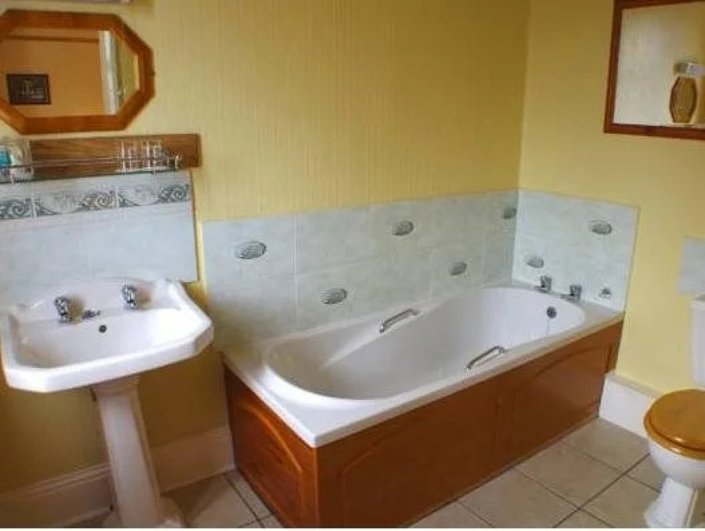 Bron Rhiw Guest House