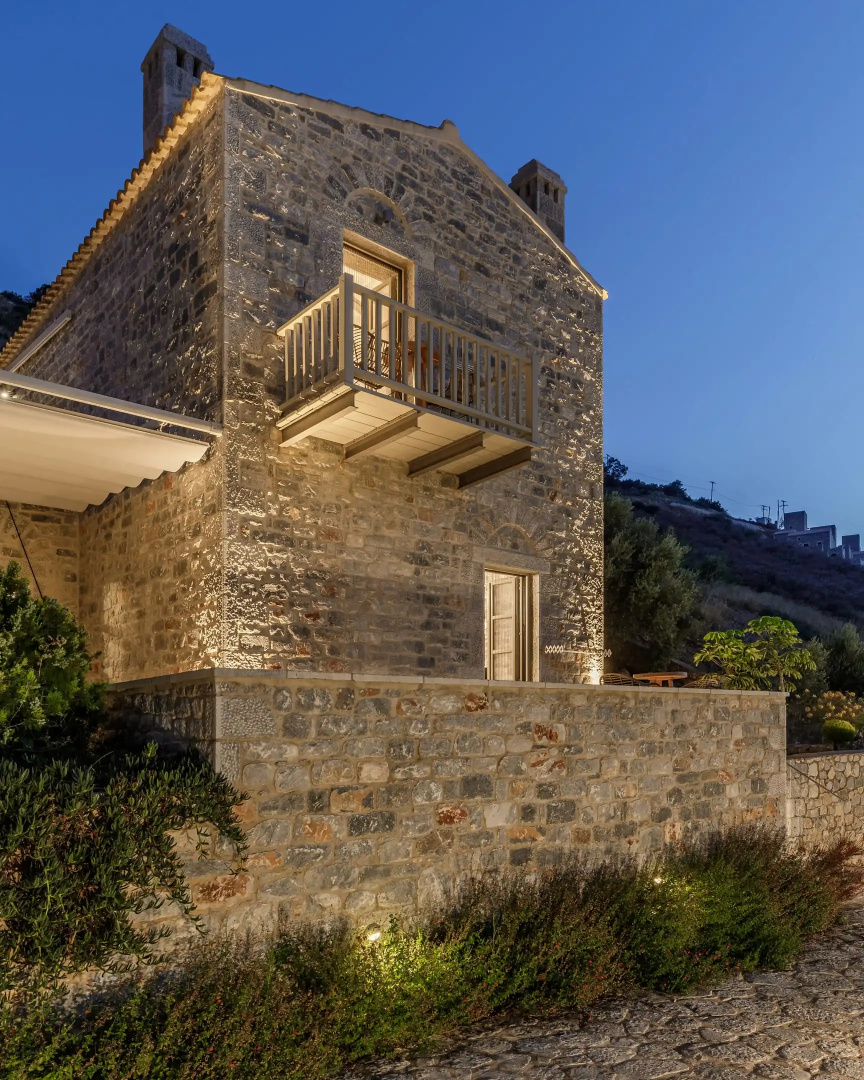 Trapela Limeni Luxury Suites