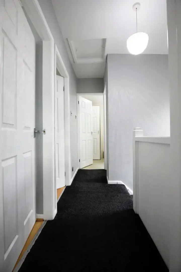 Spacious House for Relocating - Workers - Families