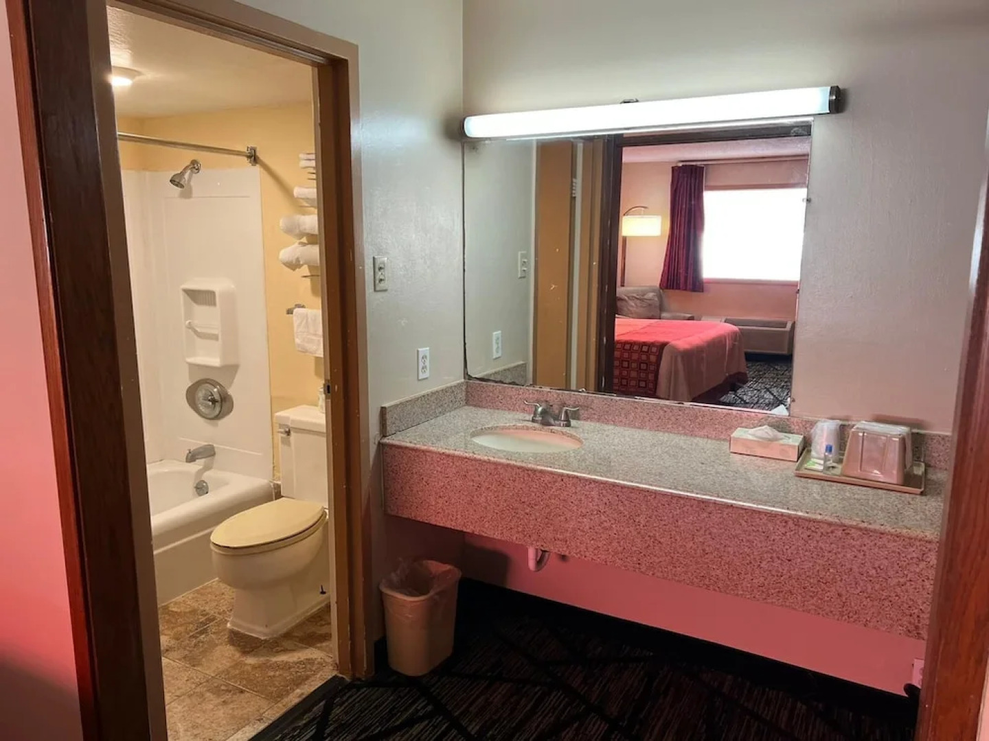 Travelerslodge Motel