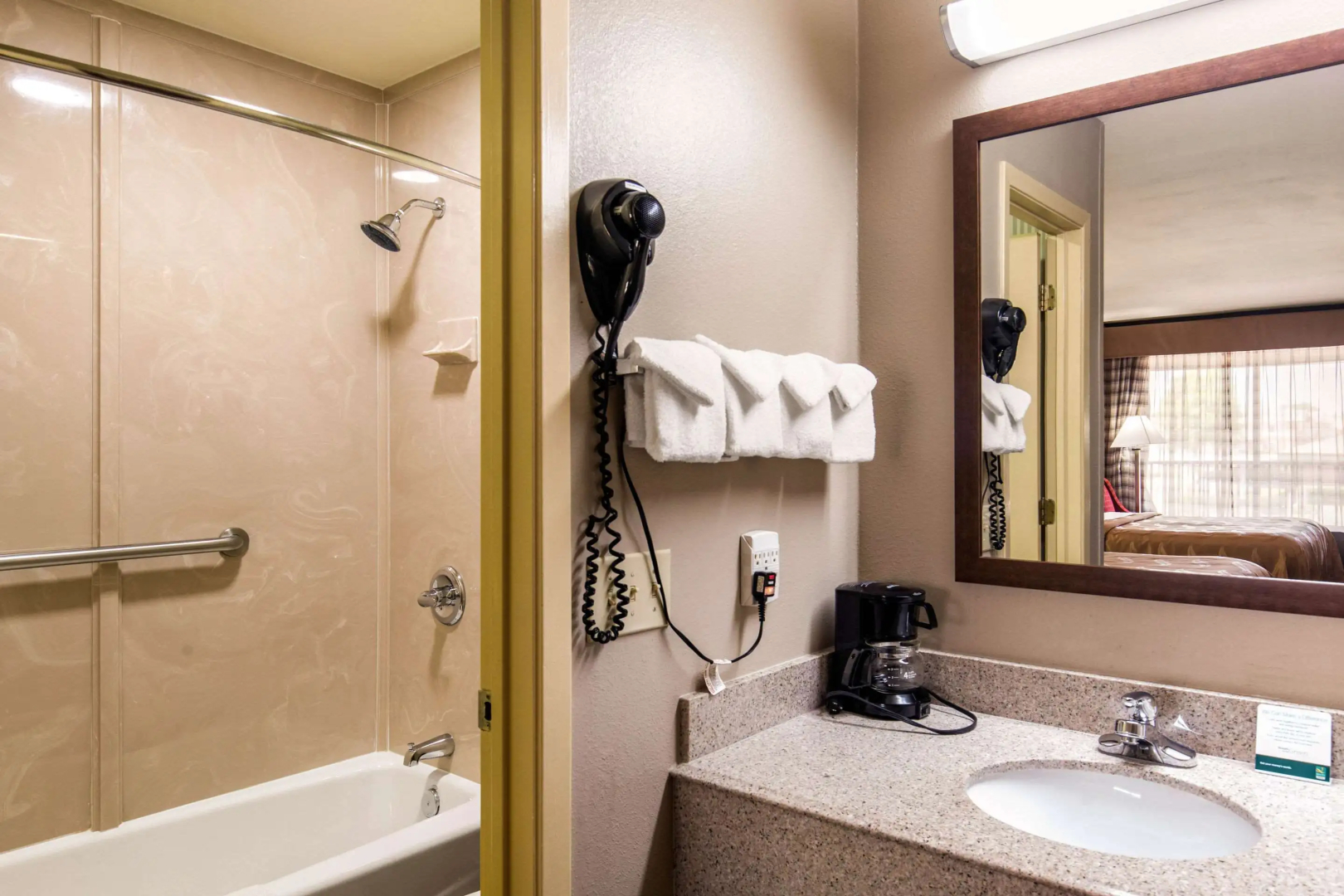 Quality Inn Paris