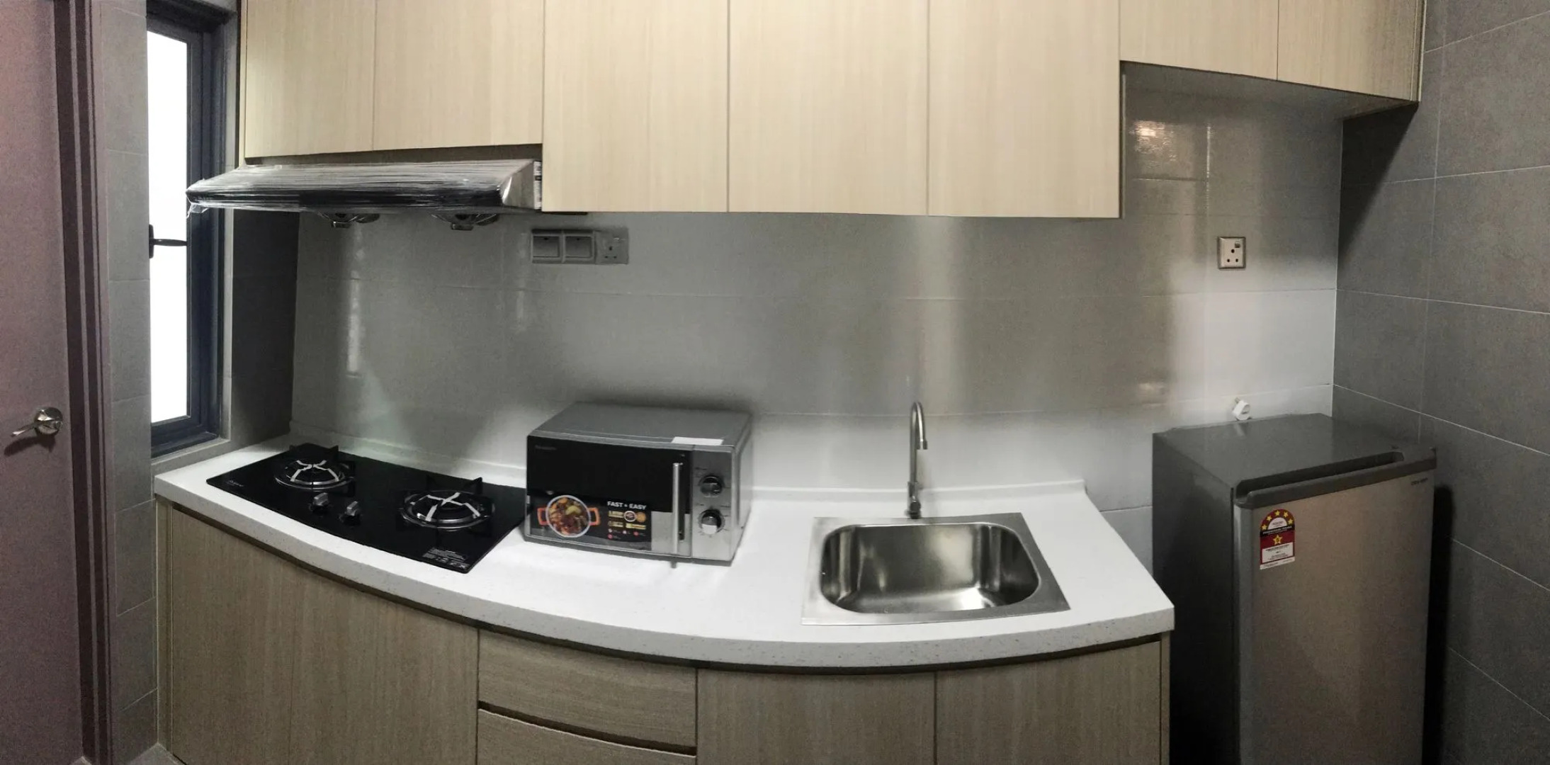 One Amerin Mall & Suites