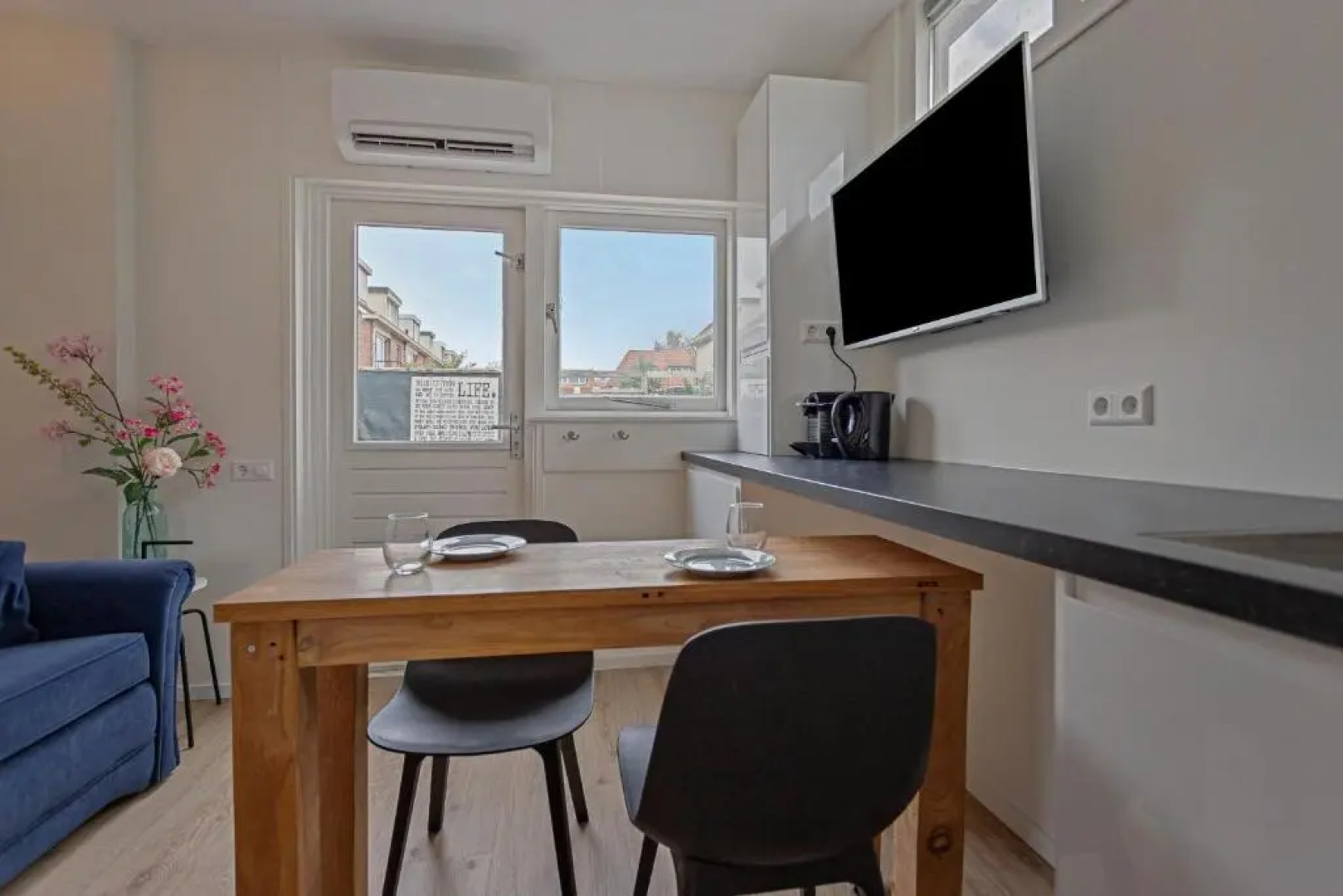 Studio Baarn with patio, airco, pantry, bedroom, bathroom, privacy - Amsterdam, Utrecht