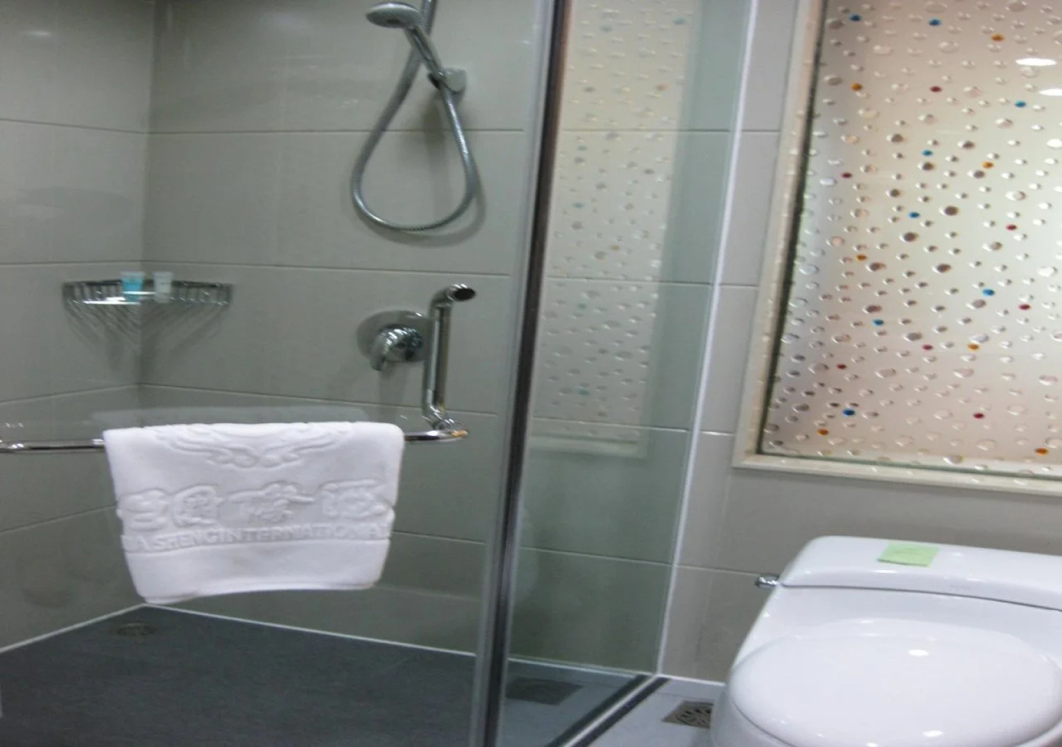 Huasheng Hotel (Chanlin Hot Spring Silver Villa)