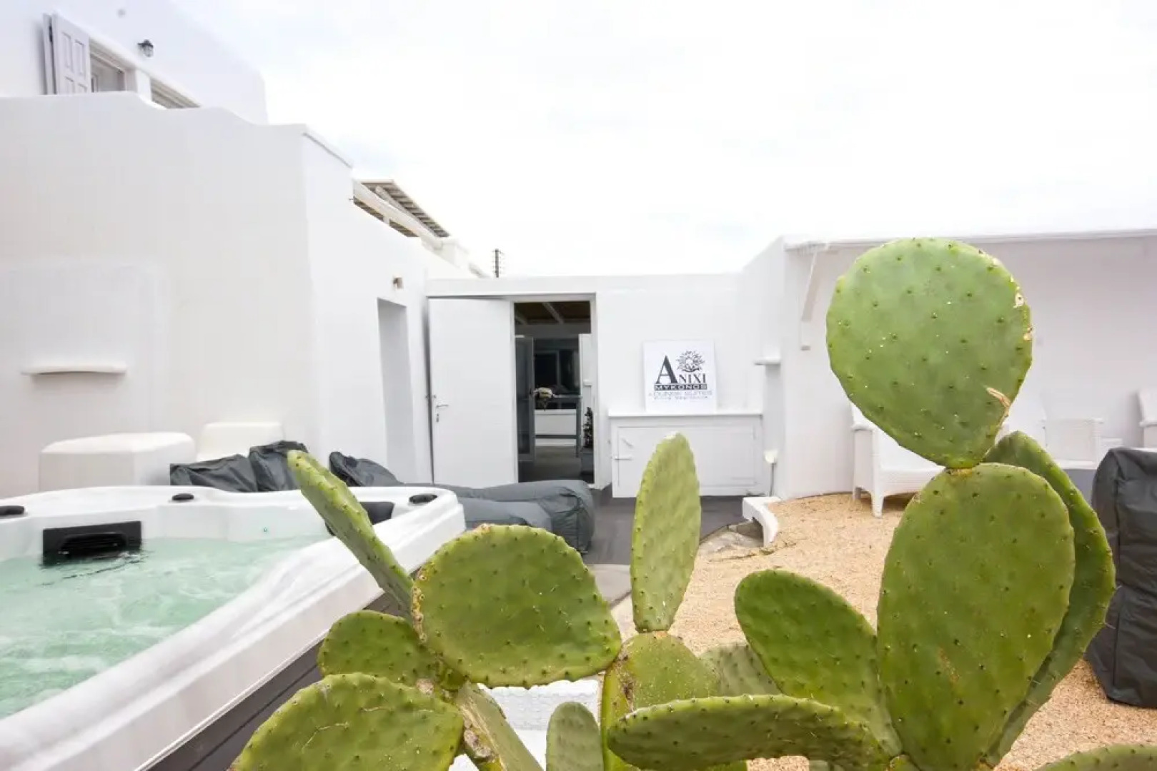 Anixi Lounge Suites - Adults Only