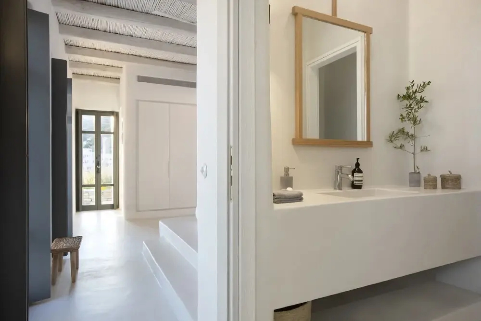 House Y in Kardiani Tinos