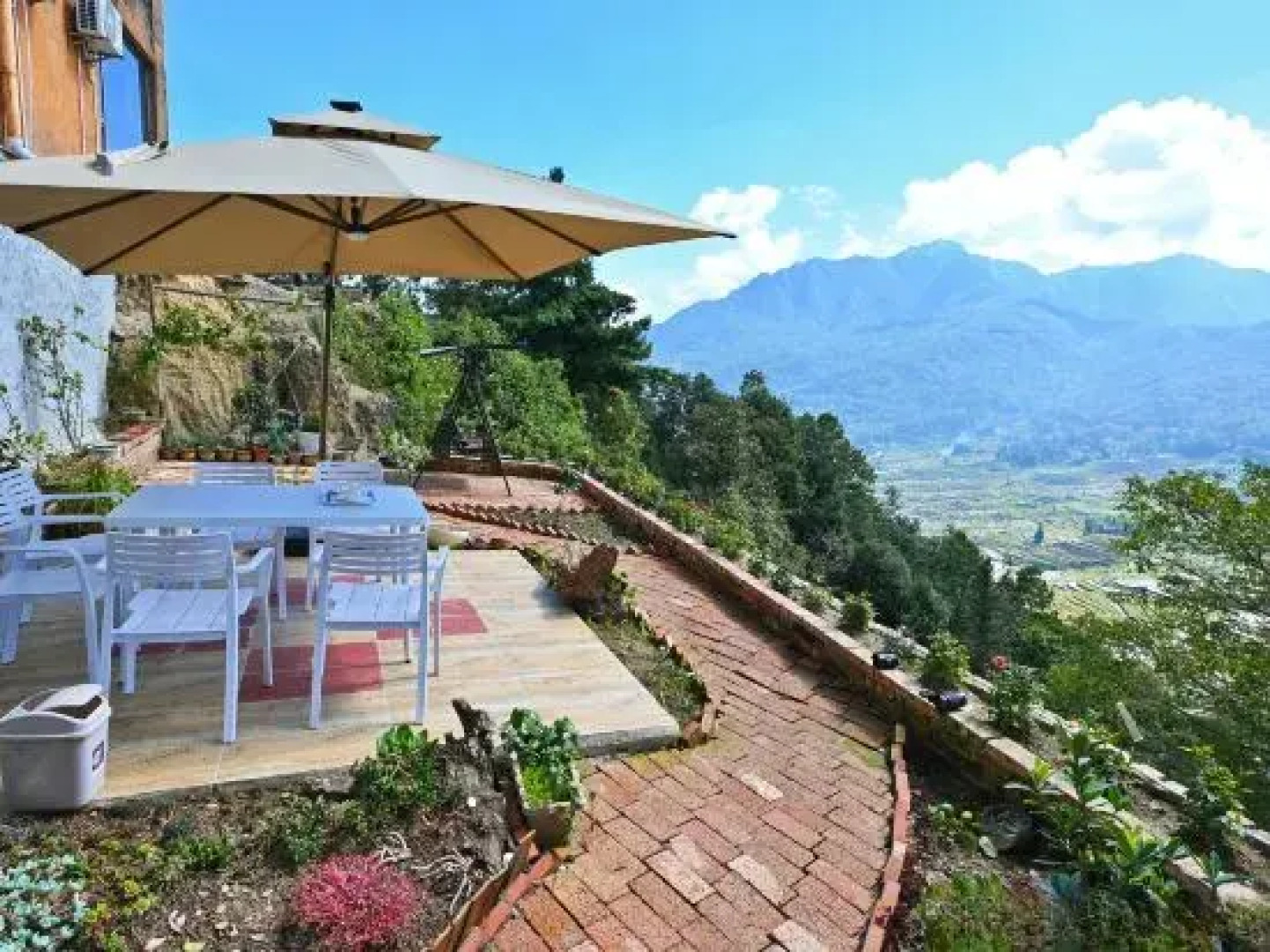 Yuanyang Liuyunge Chinese Inn (Duoyishu Scenic Area)