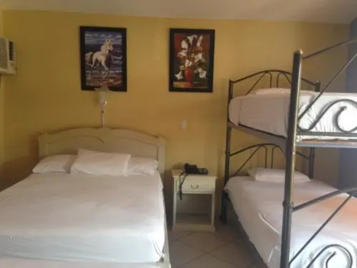 Hostal Manta Tropical