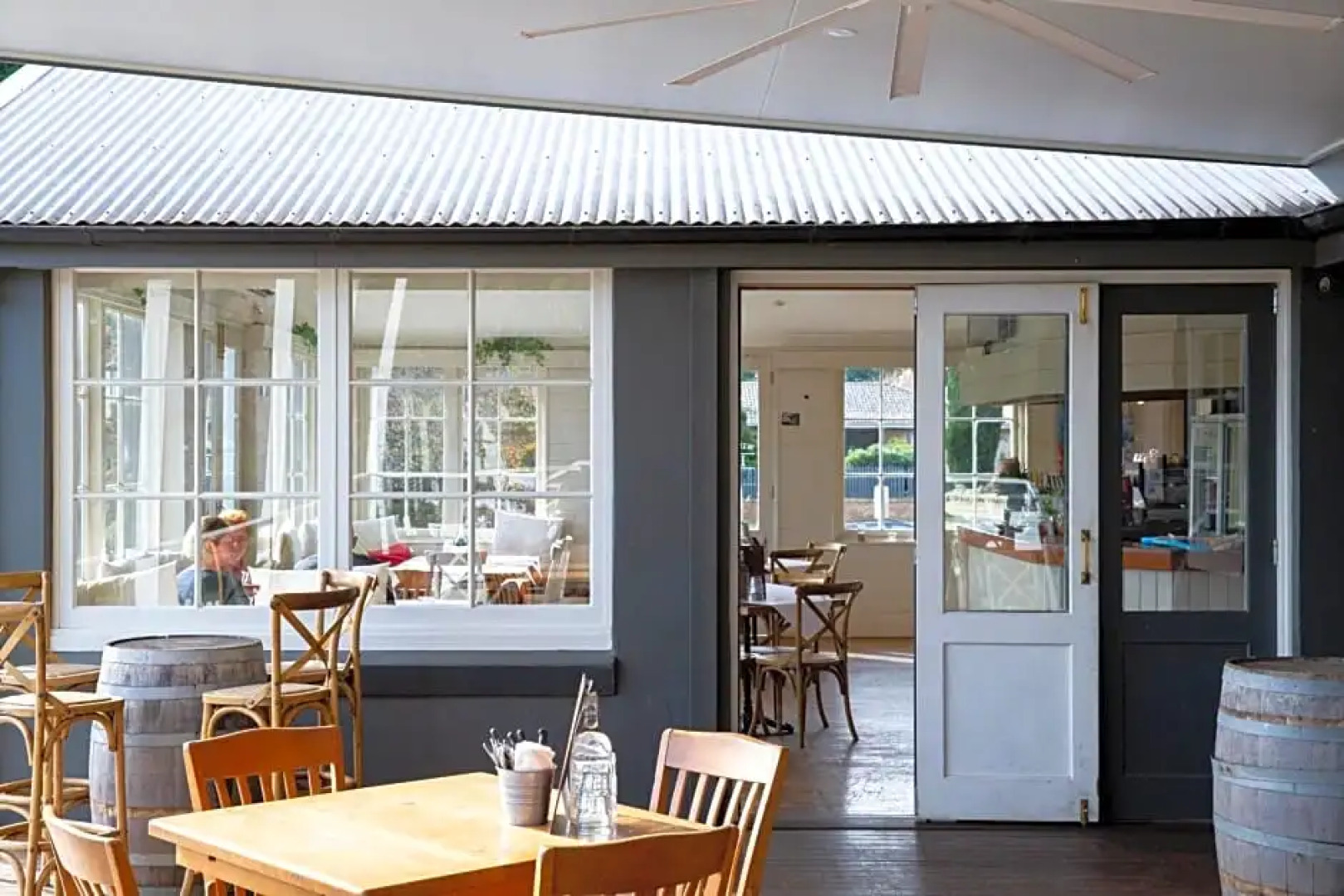 Robertson Public House