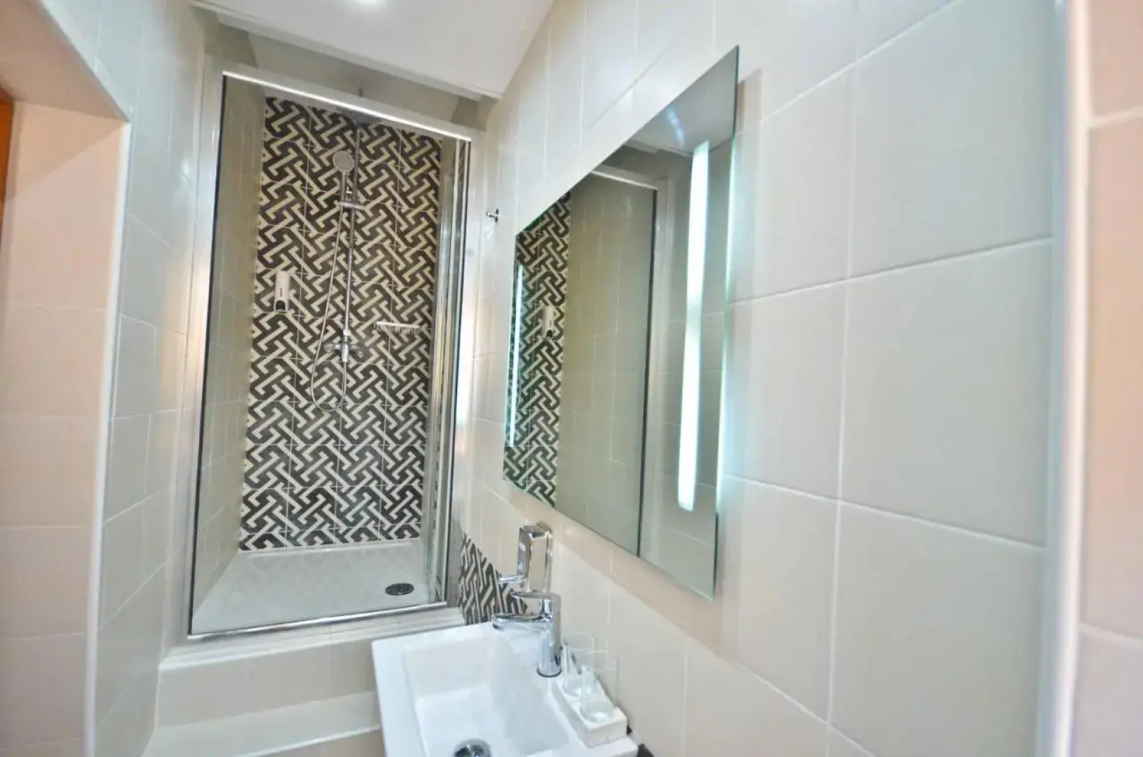 Eight Point Living 34B