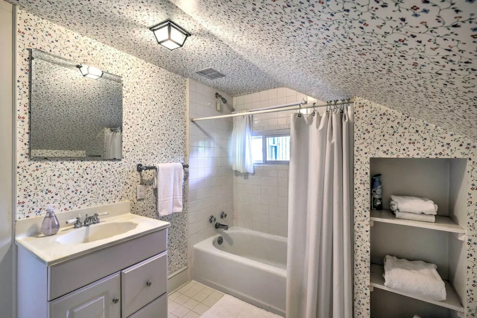 Lush Elkin Home w/ Porch Views & Pool Table