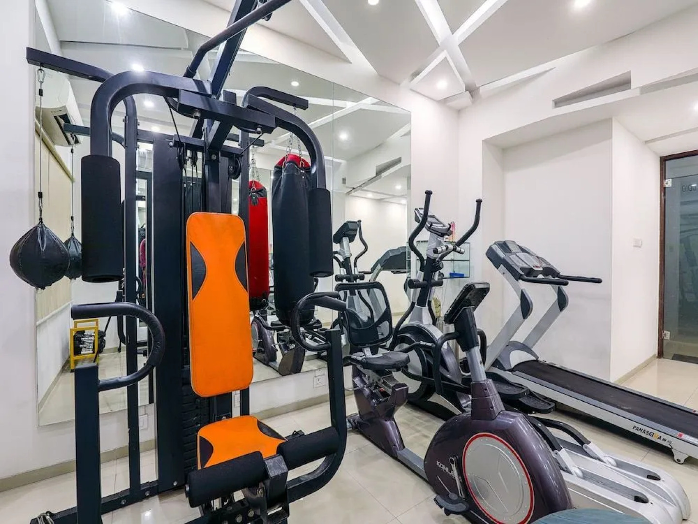 Capital O 1710 Hotel The Supreme