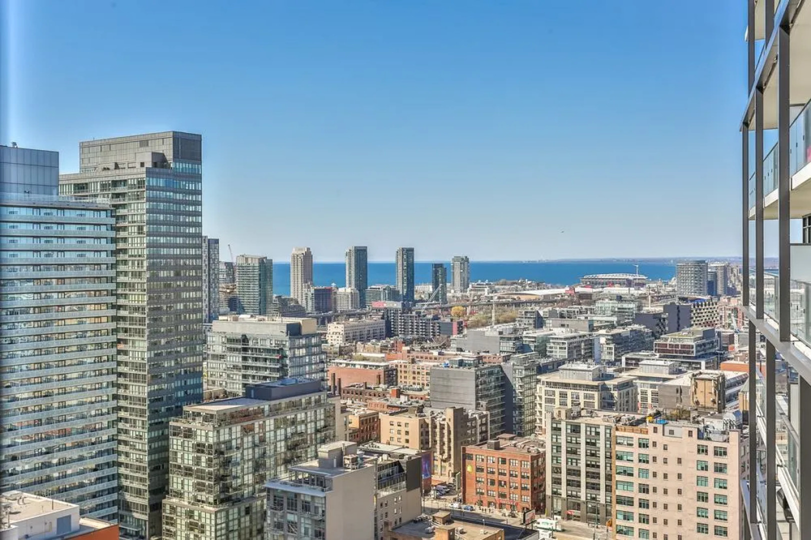 Noel Suites- Peter and Richmond St West