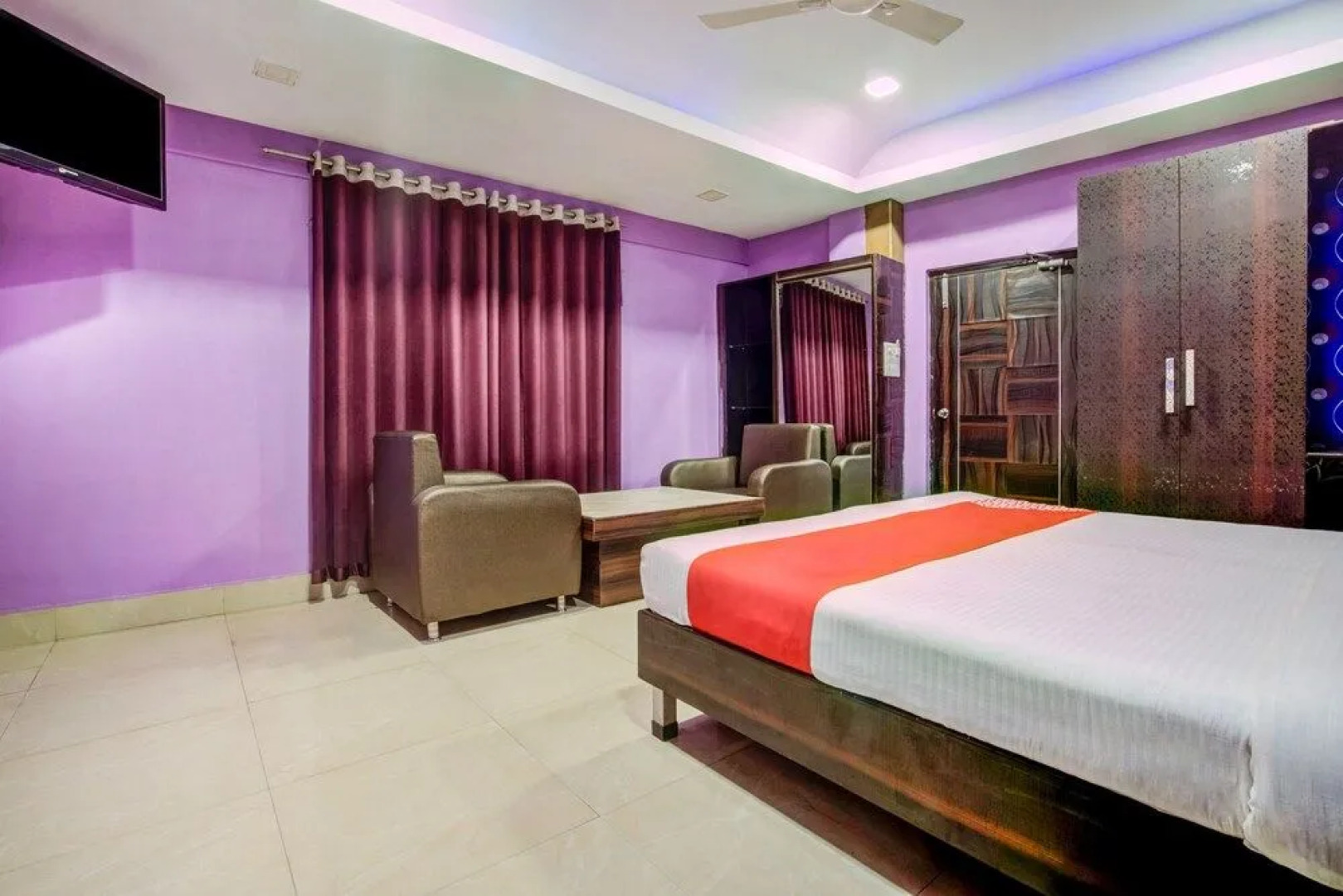 OYO 5968 The Silver International