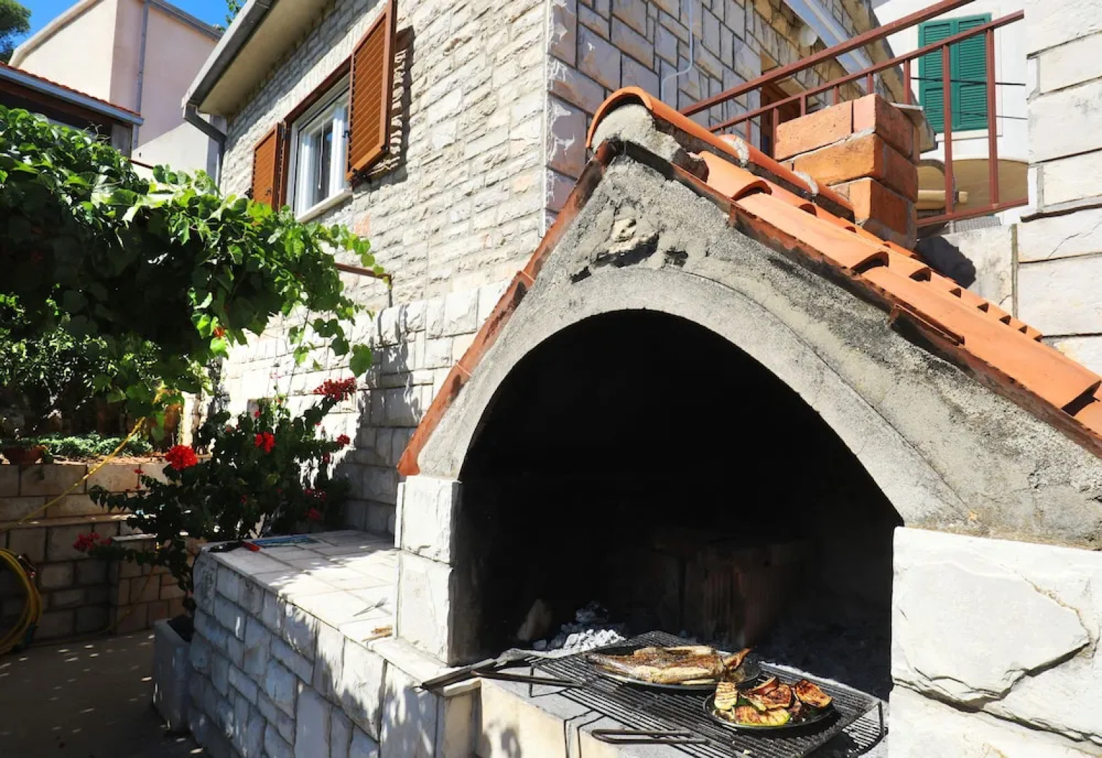Small Stone House in a Quiet Place Island Solta