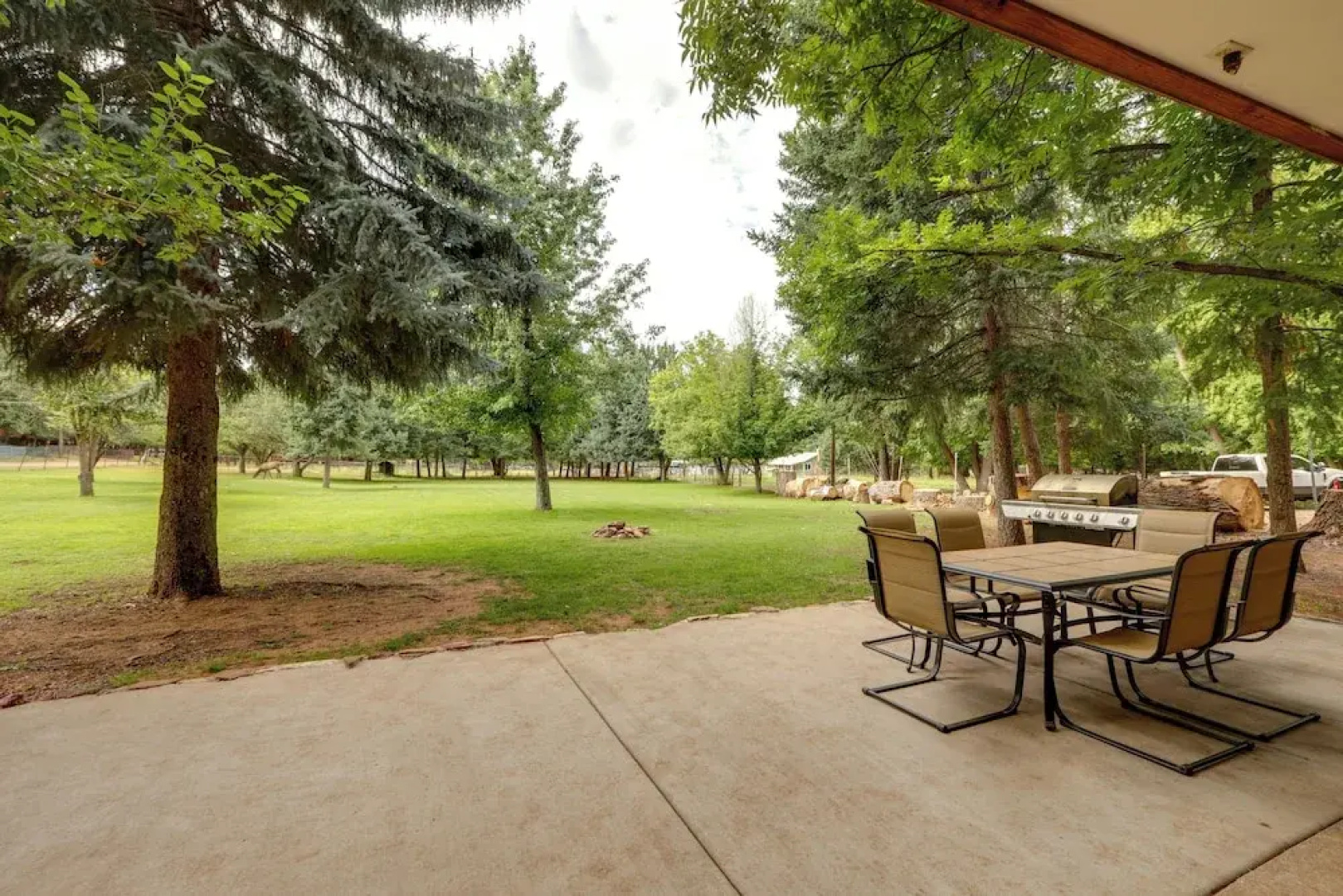 8 Mi to Fossil Springs Trailhead: Pine Retreat!