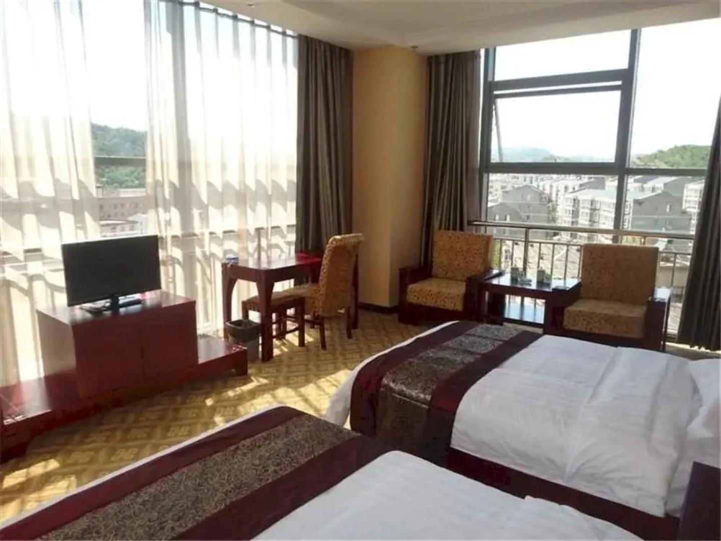 Tian Yuan Holiday Hotel