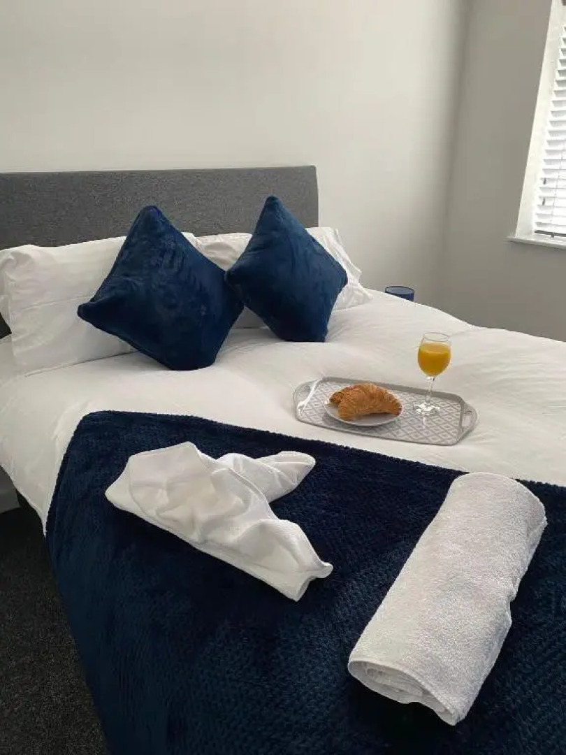 HU-Thirteen Apt One - Sleeps 4