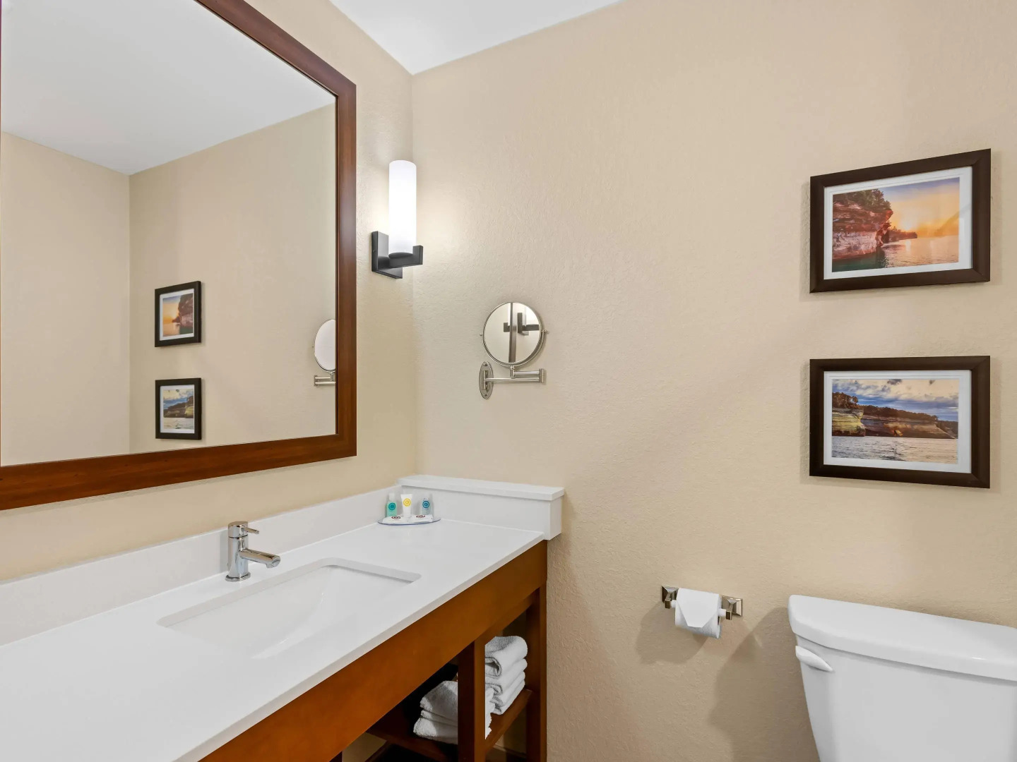 Comfort Inn & Suites Munising-Lakefront