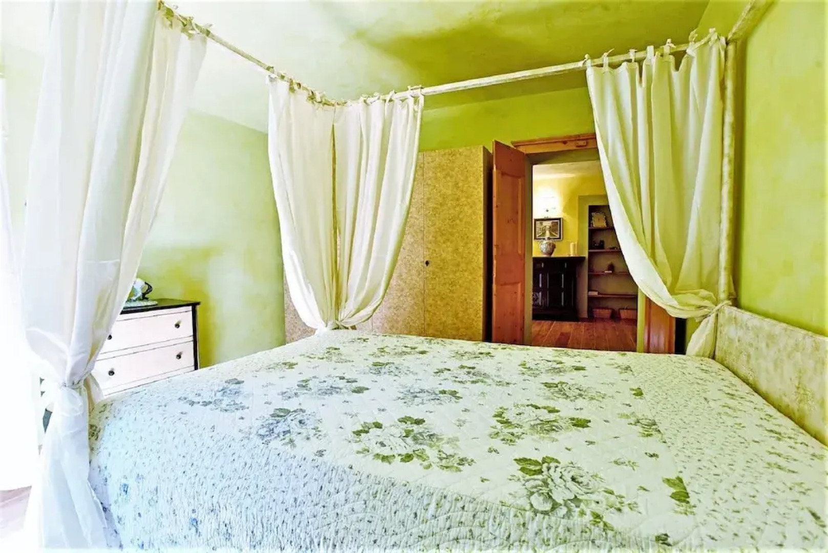 Elegant Villa in Montecosaro Italy with Hot Tub