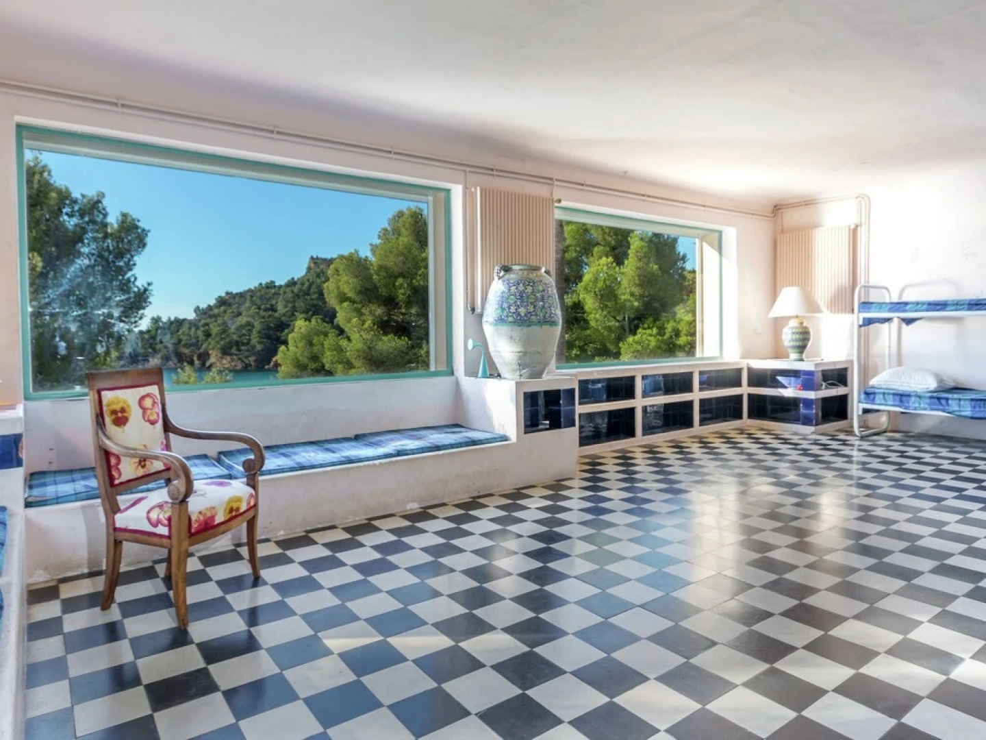 Beautiful Villa in Rayol-Canadel-sur-Mer near Sea