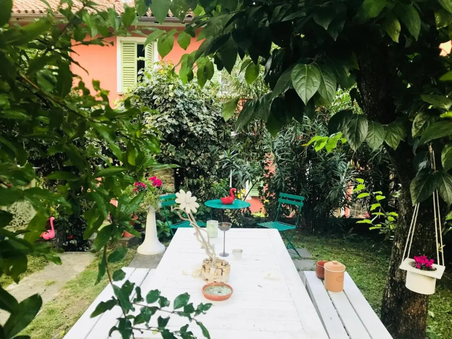 THE SECRET GARDEN ARONA VILLA in Piazza del Popolo 16 Historical Center