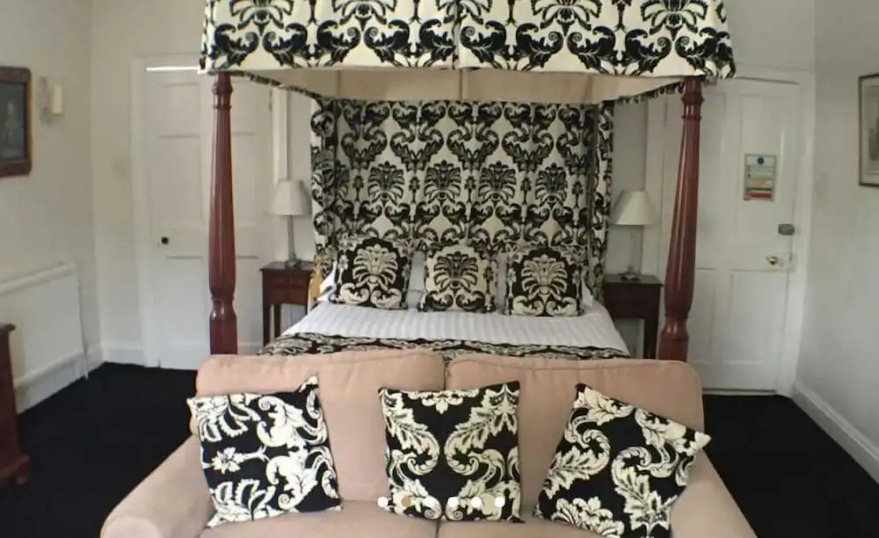 The Original Rosslyn Hotel